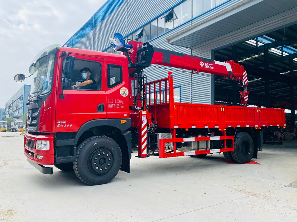 國(guó)六東風(fēng)T5后雙橋新飛工12噸五節(jié)直臂吊機(jī)隨車吊